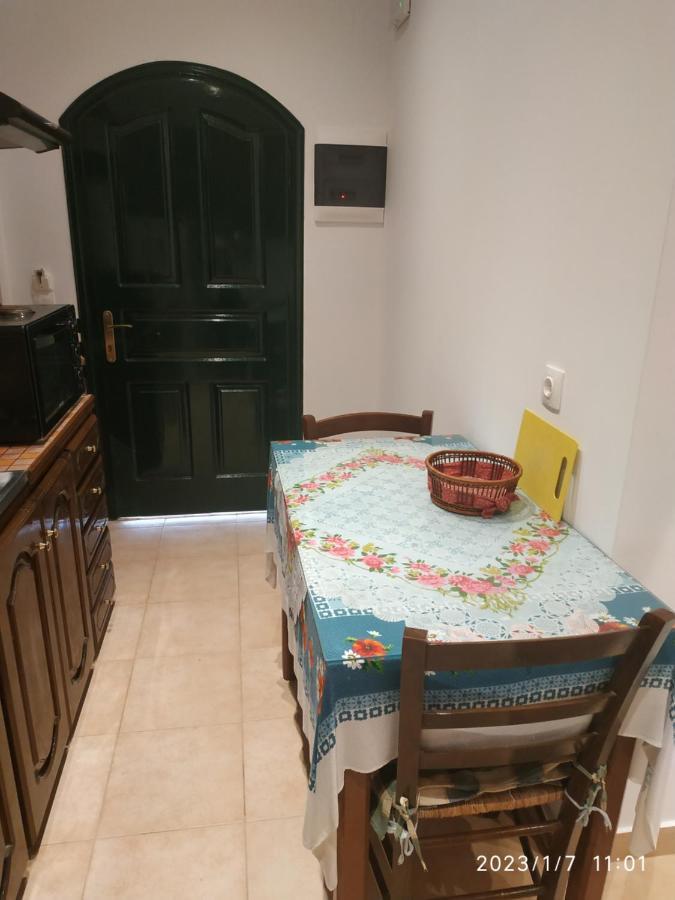 Gerekos Studios And Apartments Agios Georgios  Buitenkant foto