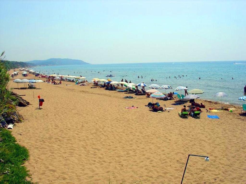 Gerekos Studios And Apartments Agios Georgios  Buitenkant foto