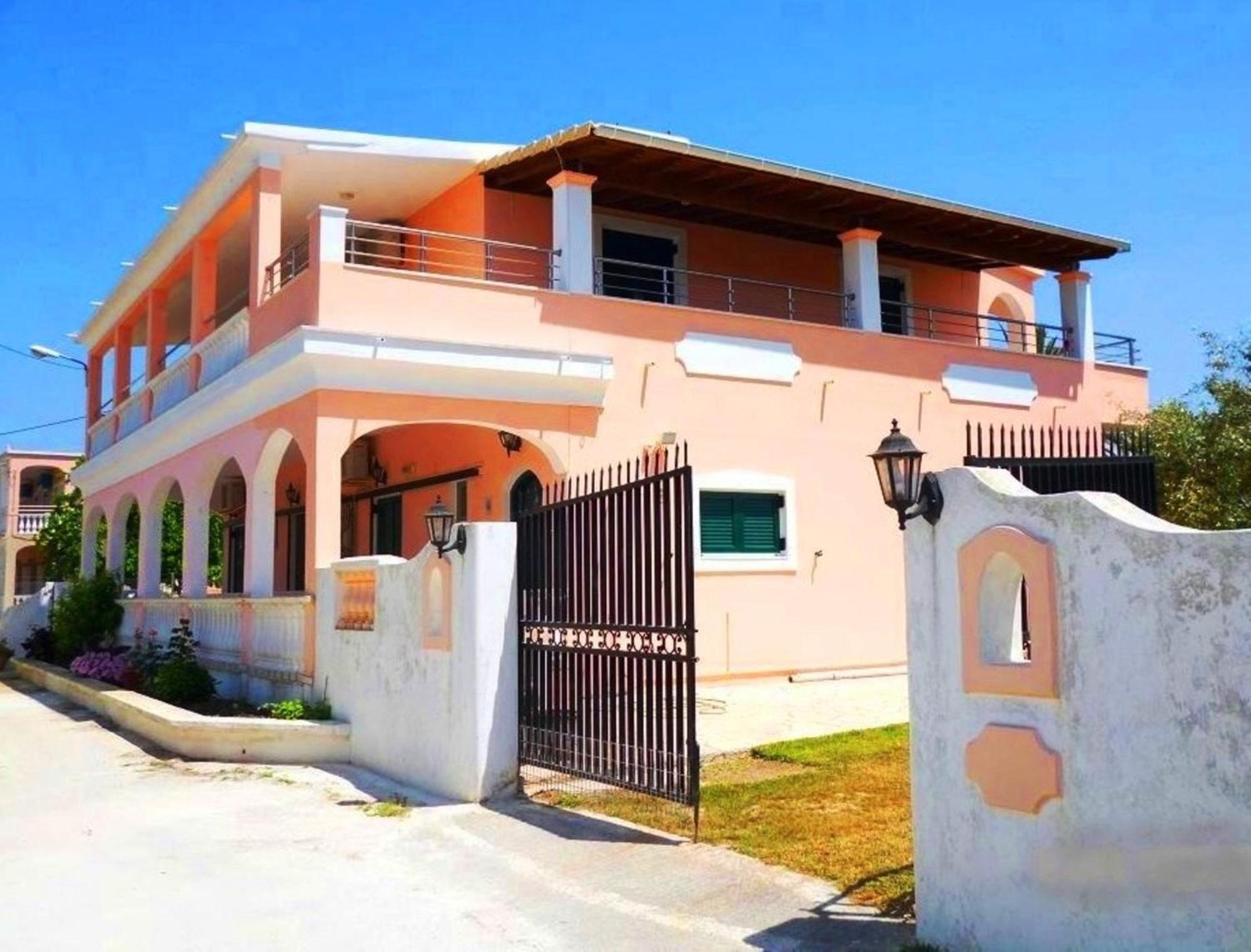Gerekos Studios And Apartments Agios Georgios  Buitenkant foto