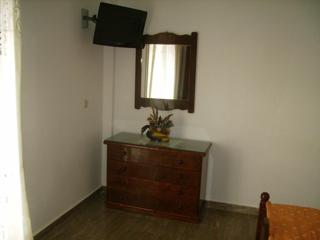Gerekos Studios And Apartments Agios Georgios  Buitenkant foto